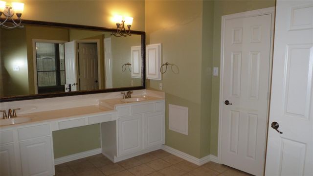 4823 Cypress Spring Drive, Missouri City, TX 77459