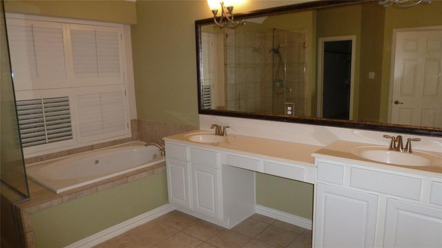 4823 Cypress Spring Drive, Missouri City, TX 77459