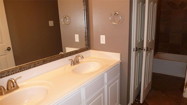 4823 Cypress Spring Drive, Missouri City, TX 77459