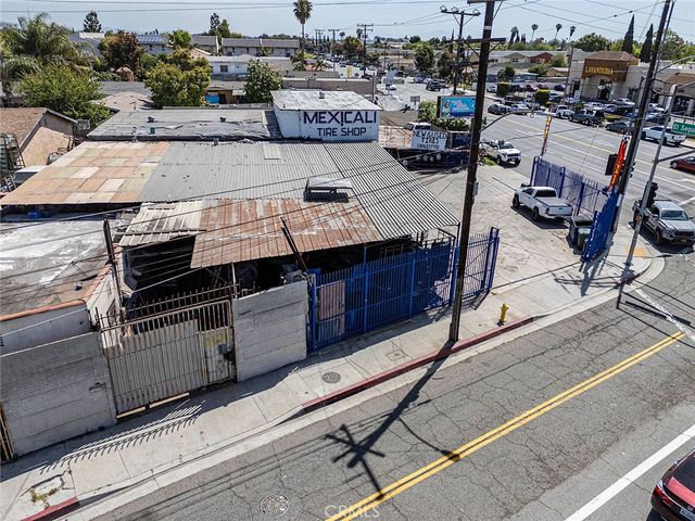2303 E El Segundo, Compton, CA 90222