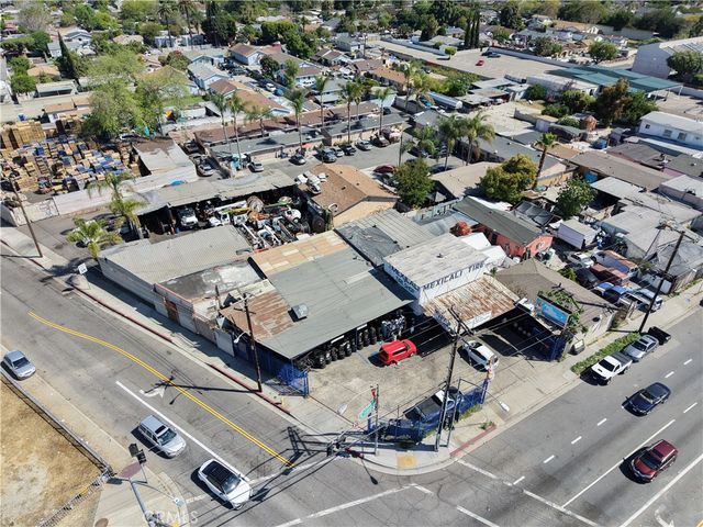 2303 E El Segundo, Compton, CA 90222