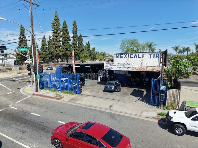 2303 E El Segundo, Compton, CA 90222