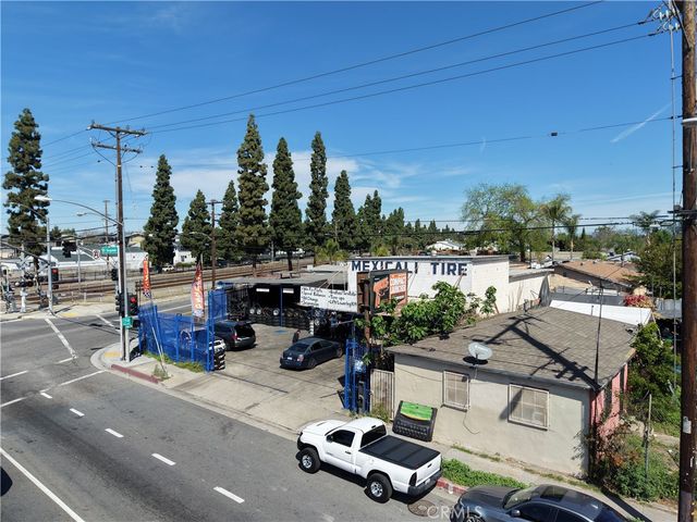 2303 E El Segundo, Compton, CA 90222