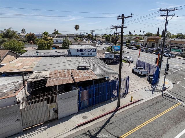 2303 E El Segundo, Compton, CA 90222