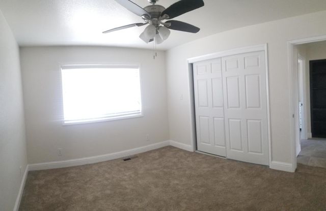 27122 Rd 56, Visalia, CA 93277