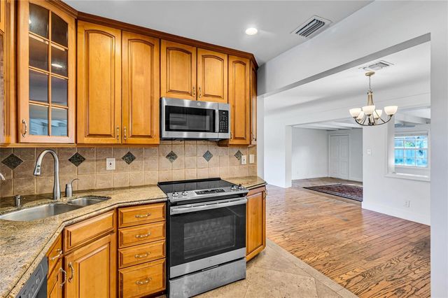 1760 NE 40th Court, Oakland Park, FL 33334