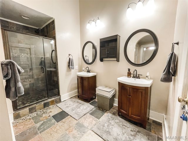 101 N CAPITOL Parkway, Montgomery, AL 36107