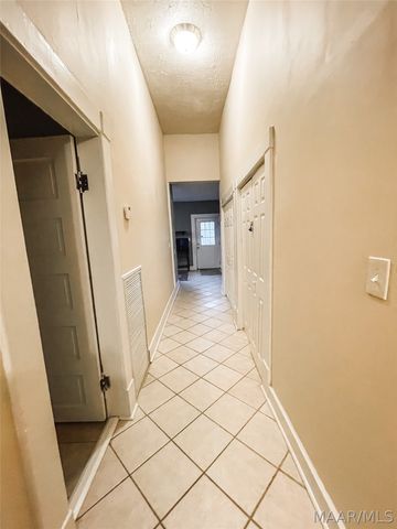 101 N CAPITOL Parkway, Montgomery, AL 36107