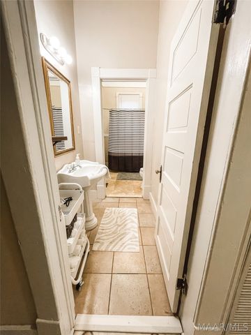 101 N CAPITOL Parkway, Montgomery, AL 36107