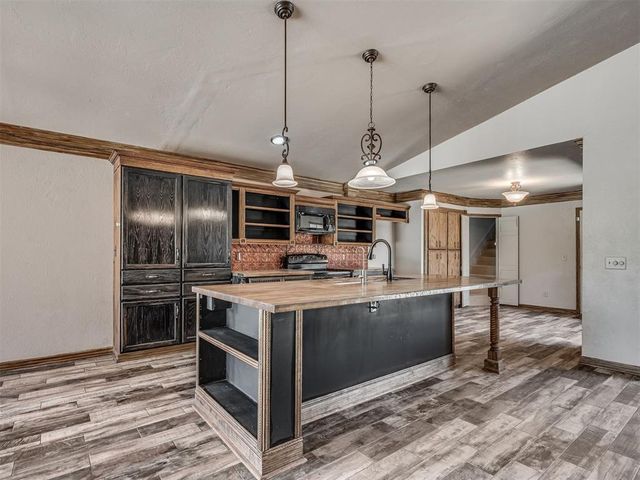 8112 NW 114th Street, Oklahoma City, OK 73162