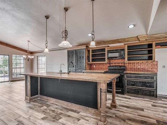 8112 NW 114th Street, Oklahoma City, OK 73162