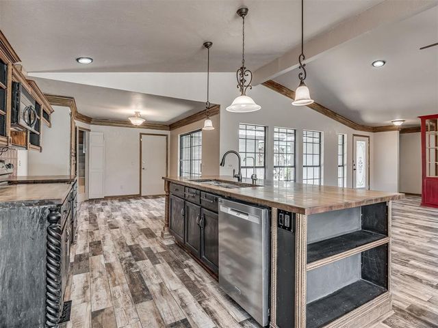 8112 NW 114th Street, Oklahoma City, OK 73162