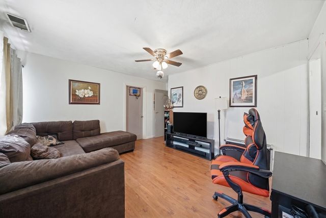 905 W 38th Avenue, Hobart, IN 46342