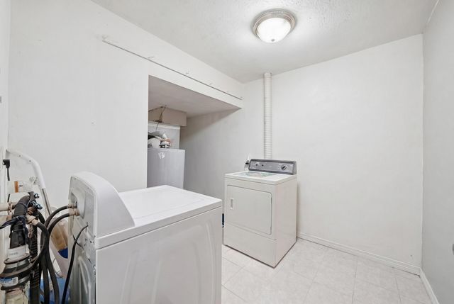 905 W 38th Avenue, Hobart, IN 46342