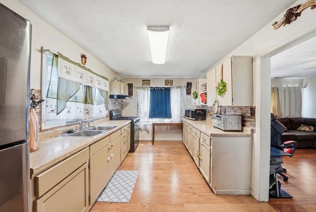 905 W 38th Avenue, Hobart, IN 46342