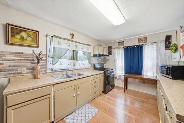 905 W 38th Avenue, Hobart, IN 46342