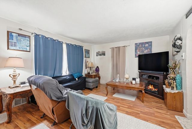 905 W 38th Avenue, Hobart, IN 46342