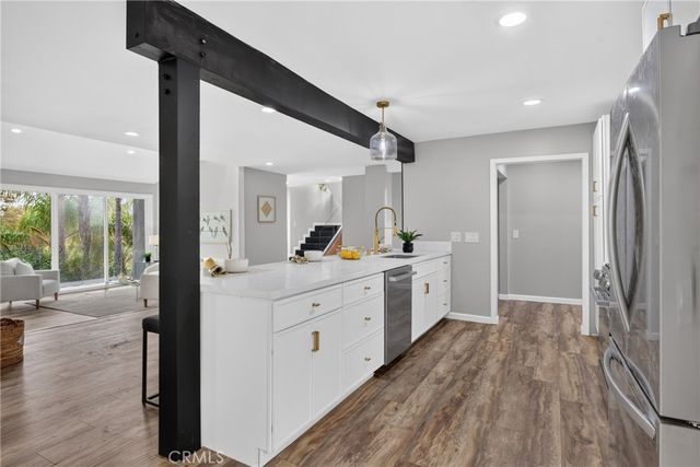 21530 Yucatan Avenue, Woodland Hills, CA 91364