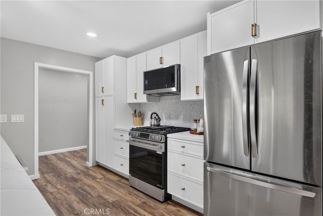 21530 Yucatan Avenue, Woodland Hills, CA 91364