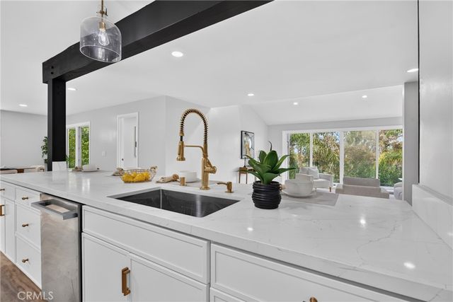 21530 Yucatan Avenue, Woodland Hills, CA 91364
