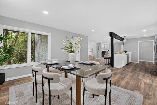 21530 Yucatan Avenue, Woodland Hills, CA 91364