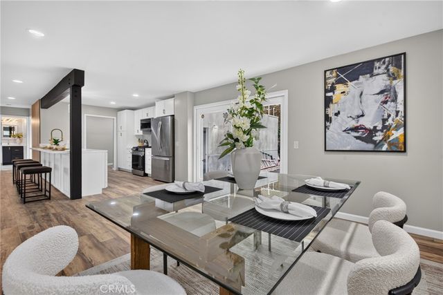 21530 Yucatan Avenue, Woodland Hills, CA 91364