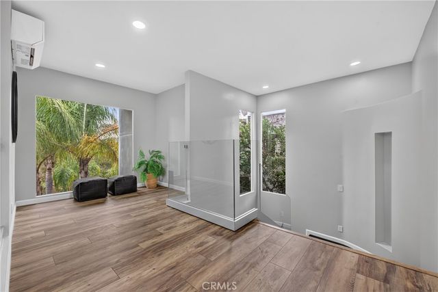 21530 Yucatan Avenue, Woodland Hills, CA 91364