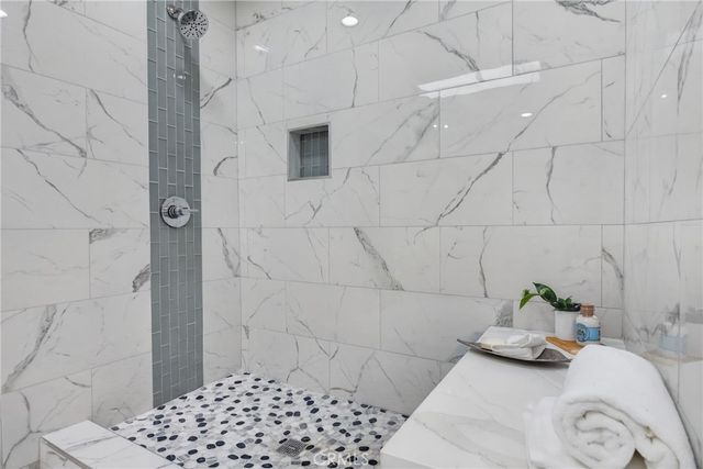 21530 Yucatan Avenue, Woodland Hills, CA 91364