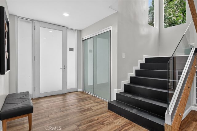 21530 Yucatan Avenue, Woodland Hills, CA 91364