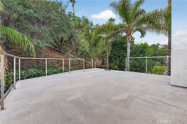 21530 Yucatan Avenue, Woodland Hills, CA 91364