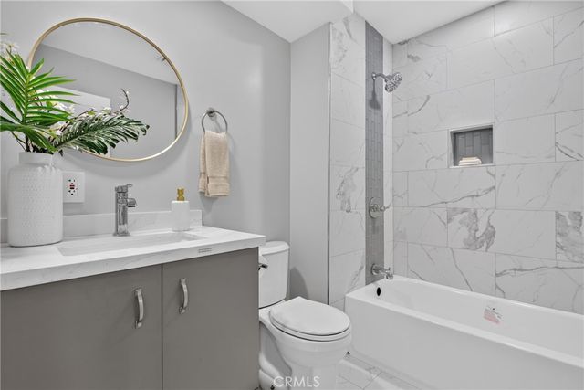 21530 Yucatan Avenue, Woodland Hills, CA 91364