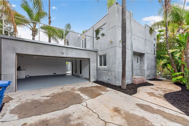 21530 Yucatan Avenue, Woodland Hills, CA 91364