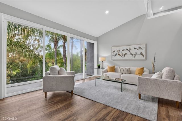 21530 Yucatan Avenue, Woodland Hills, CA 91364