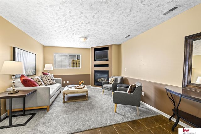 12714 Nebraska Avenue, Omaha, NE 68164