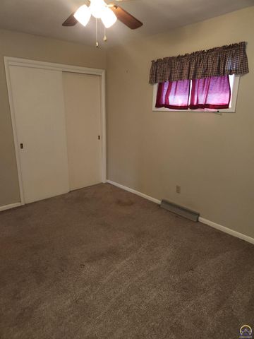 723 SW Cambridge AVE, Topeka, KS 66606