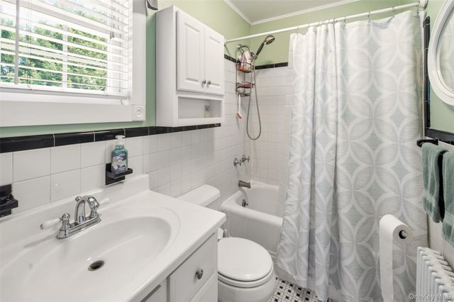 131 Terrace Avenue, West Babylon, NY 11704