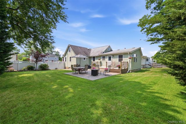 131 Terrace Avenue, West Babylon, NY 11704
