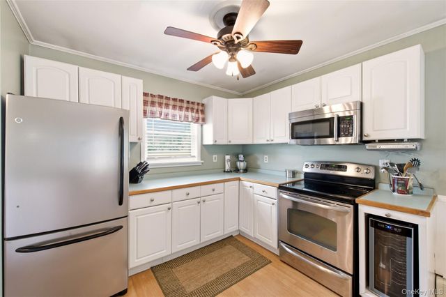 131 Terrace Avenue, West Babylon, NY 11704