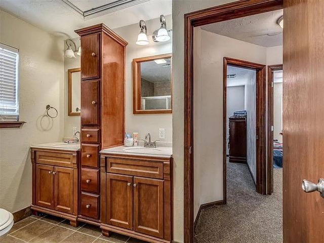 813 Lapwing Road, Edmond, OK 73003