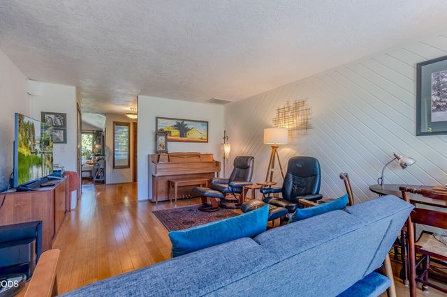 2471 Republic Way, Medford, OR 97504