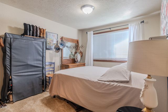 2471 Republic Way, Medford, OR 97504