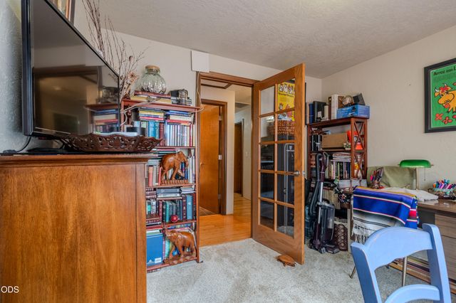 2471 Republic Way, Medford, OR 97504