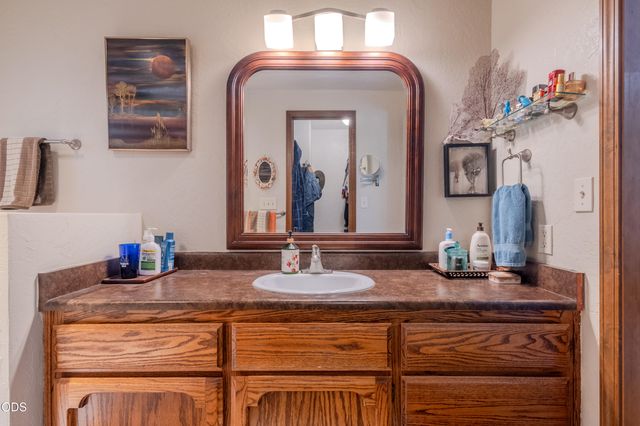 2471 Republic Way, Medford, OR 97504