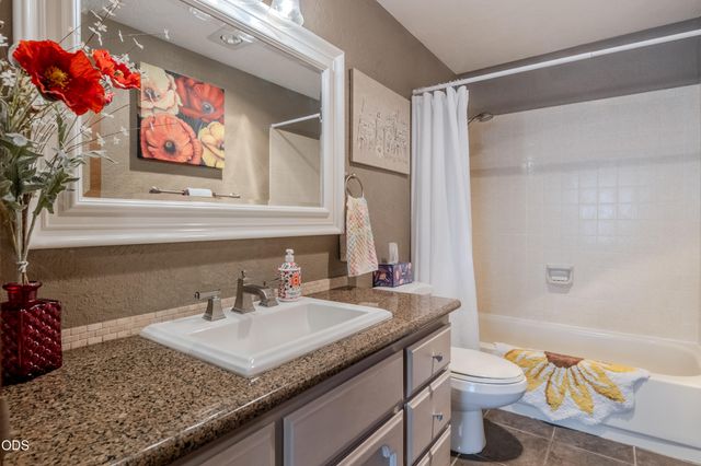 2471 Republic Way, Medford, OR 97504
