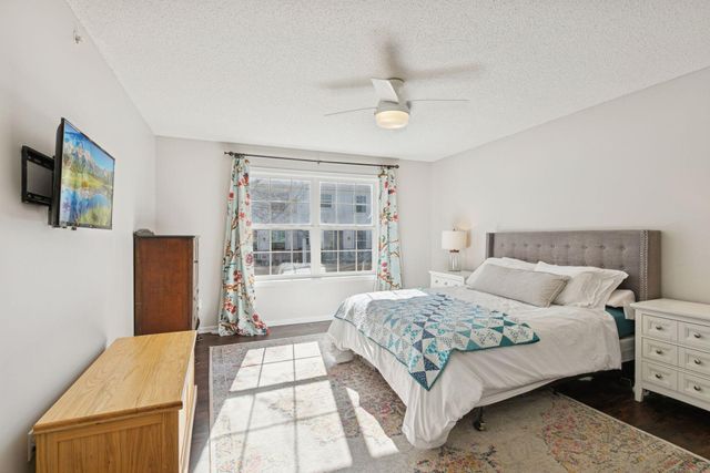 885 Braunworth Court, Chaska, MN 55318