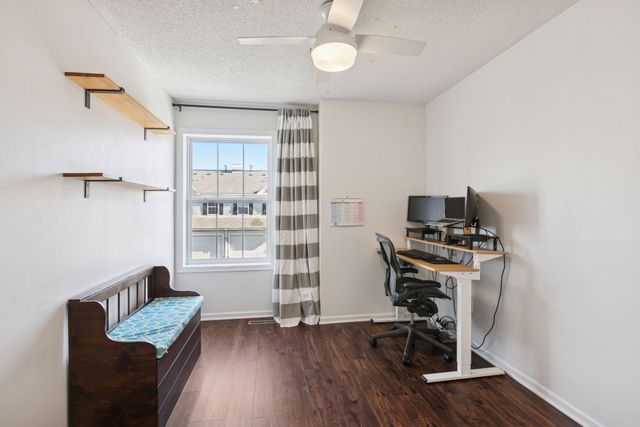 885 Braunworth Court, Chaska, MN 55318