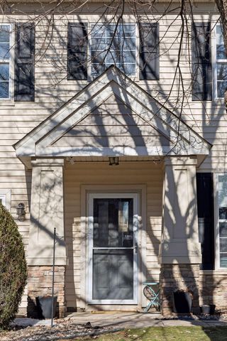 885 Braunworth Court, Chaska, MN 55318