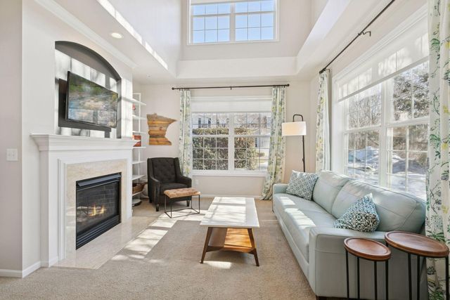 885 Braunworth Court, Chaska, MN 55318