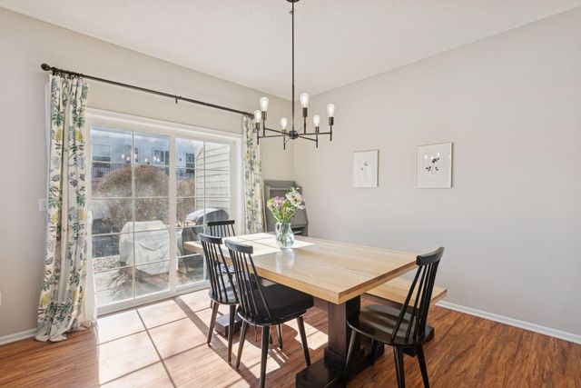 885 Braunworth Court, Chaska, MN 55318