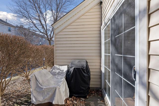 885 Braunworth Court, Chaska, MN 55318